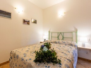 5 bedrooms, travel crib, free WiFi