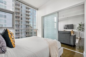 2 bedrooms, desk, iron/ironing board, free WiFi