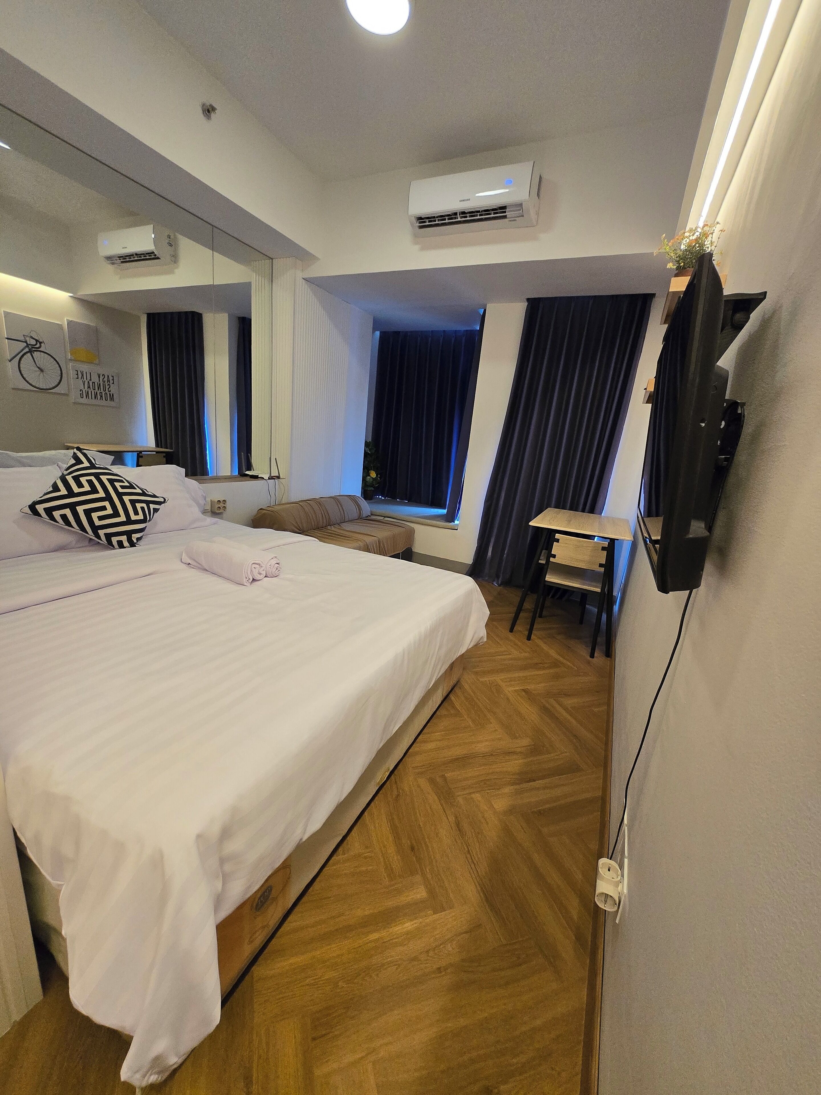 Deluxe-lejlighed - ikke-ryger - byudsigt | 1 soveværelse, individuelt design, individuel indretning, skrivebord