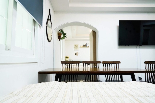 Family Penthouse, Mountain View | Soundproofing, free WiFi, bed sheets
