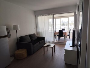 Smart TV - F3 CABIN PORT VIEW 50M FROM THE BEACH (Mauguio)