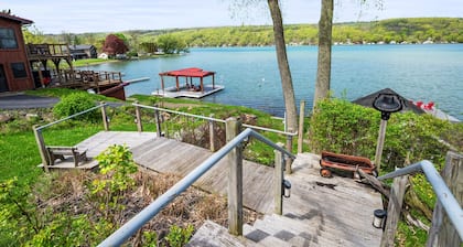 Private Keuka Lakefront Classic Near Wineries