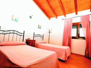 2 bedrooms, iron/ironing board, bed sheets - Apartamentos con piscina y terraza privada (Chiclana de la frontera)