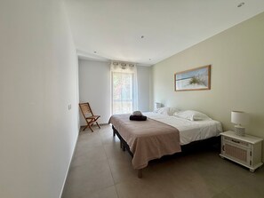 4 habitaciones, tabla de planchar con plancha y wifi gratis 