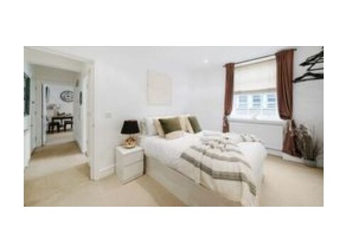 Airy London Flat