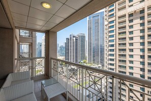 Departamento, balcón, vista a la ciudad | Balcón