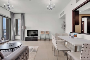 Apartment, Balcony, City View | Living area