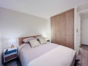 1 bedroom, iron/ironing board, free WiFi, bed sheets