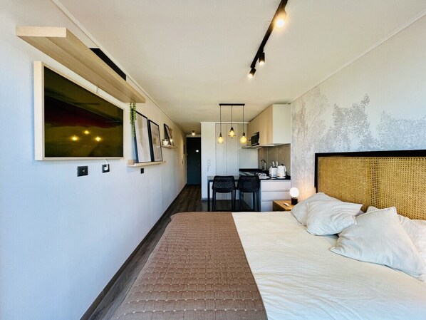 1 室のベッドルーム、アイロン / アイロン台、WiFi (無料)、ベッドシーツ