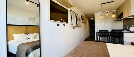 1 chambre, fer et planche à repasser, Wi-Fi gratuit, draps fournis