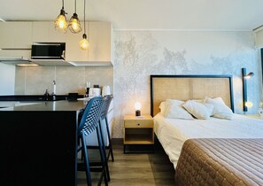 1 室のベッドルーム、アイロン / アイロン台、WiFi (無料)、ベッドシーツ