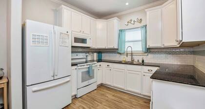 Coastal Townhouse TX Retreat!
