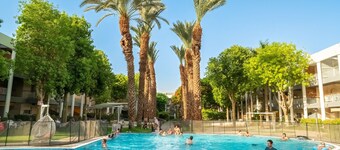 Royal Park Apt Resort by Sea N Rent