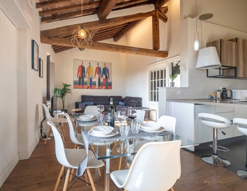 Palazzo Luparelli Boutique Apartment, Colle di Val d'Elsa, Siena, Tuscany