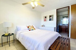 2 bedrooms, iron/ironing board, free WiFi, bed sheets