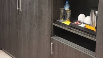 Minibar, desk, laptop workspace, blackout curtains