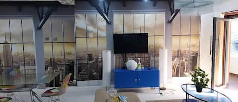 Family Room, Balcony, City View | Living area