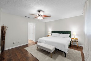 3 bedrooms, iron/ironing board, free WiFi, bed sheets