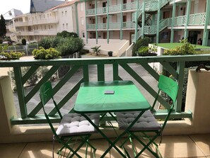 Outdoor dining - Cozy studio with balcony, perfect for 2 pers, Chatelaillon-Plage (Châtelaillon-Plage)