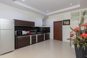 Private kitchen - Peaceful House in Rawai, Phuket (Tambon Rawai)