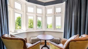 Deluxe-suite - eget badeværelse | Skrivebord, strygejern/strygebræt, gratis Wi-Fi