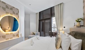 2 bedrooms, desk, iron/ironing board, WiFi