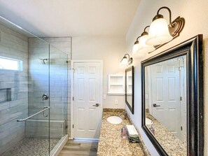 Doccia, asciugacapelli, asciugamani