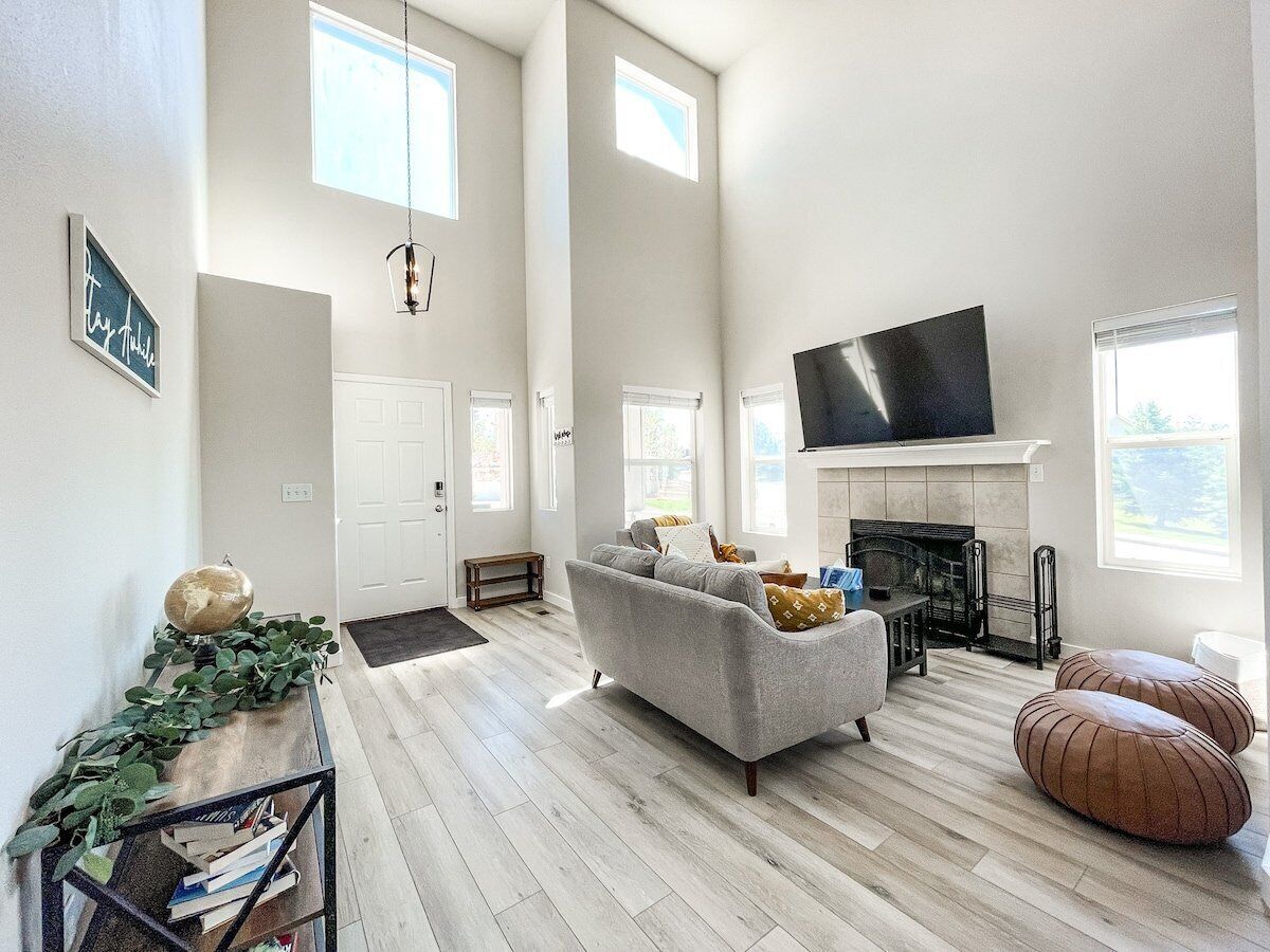 Smart TV, fireplace, table football, ping pong