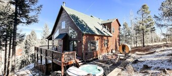 Trail's End Mountain Escape w/ HOT TUB!