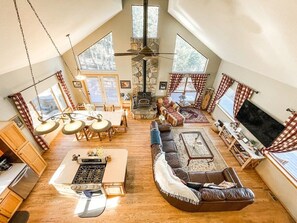 TV, fireplace