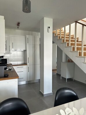 Private kitchen - Poseidon's penthouse with large roof terrace, just a 2-minute walk from the beach (Manilva)