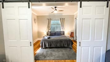 2 habitaciones, escritorio, wifi gratis y ropa de cama