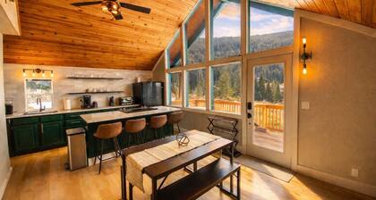 Blue River Mountain Getaway | Hiking & Ski Slopes