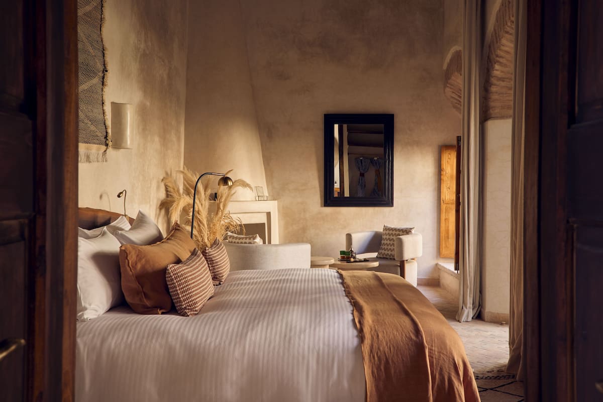Nobu Riad | Frigobar, Wi-Fi de cortesia, roupa de cama