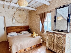 4 slaapkamers, een strijkplank/strijkijzer, gratis wifi