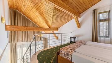 Suite Confort, balcon, vue montagne | Bureau, espace de travail pour ordinateur portable, Wi-Fi gratuit