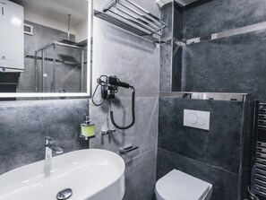 Bathroom - Nice apartment for 4 people with WIFI, A/C and TV (Jindrichuv Hradec)