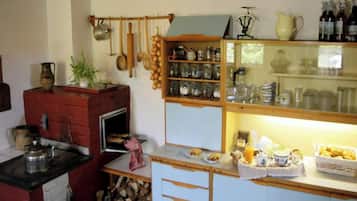 House, 3 Bedrooms, Terrace, Garden View | Interior