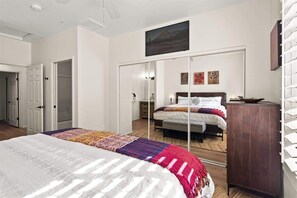 3 chambres, bureau, fer et planche à repasser, accès au Wi-Fi (inclus)
