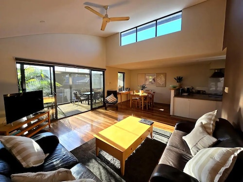 Sunset on Fearn, lovely 2 bedroom apartment
Share
Save