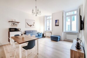 Family Apartment, City View | Living area - Pleasant Family Apt next to Lake Como  (Como)