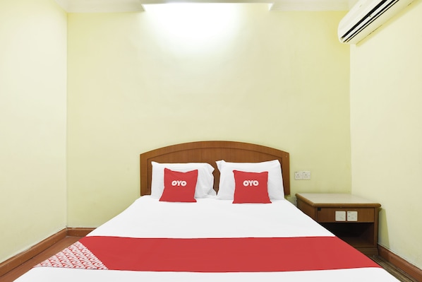 Chambre Double Deluxe | Espace de travail pour ordinateur portable, Wi-Fi gratuit, draps fournis