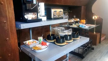 Café da manhã self-service grátis todos os dias