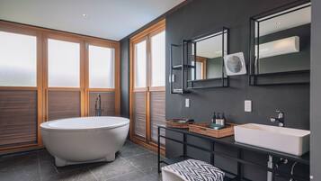 Premier Villa | Bathroom | Separate tub and shower, hair dryer, slippers, towels
