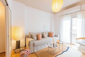 Living area - Ernesto Apartment: A Charming 1-bedroom apartment in Downtown Athens City. (Athina)