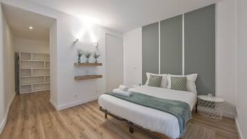 1 bedroom, bed sheets