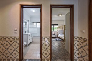 2 bedrooms, bed sheets