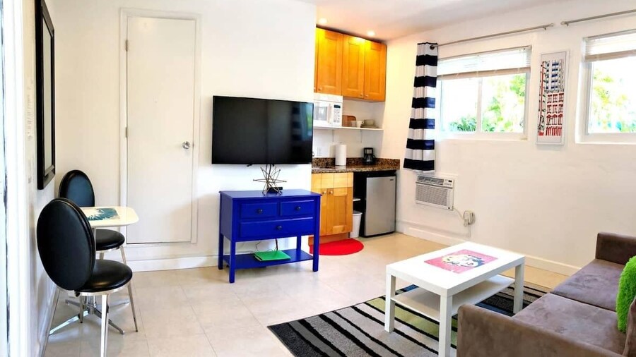 Studio in Las Olas Near FL Beach