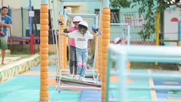 室外兒童遊樂區