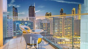 Studio | Balcony - LUX The Majestine Studio (Dubai)